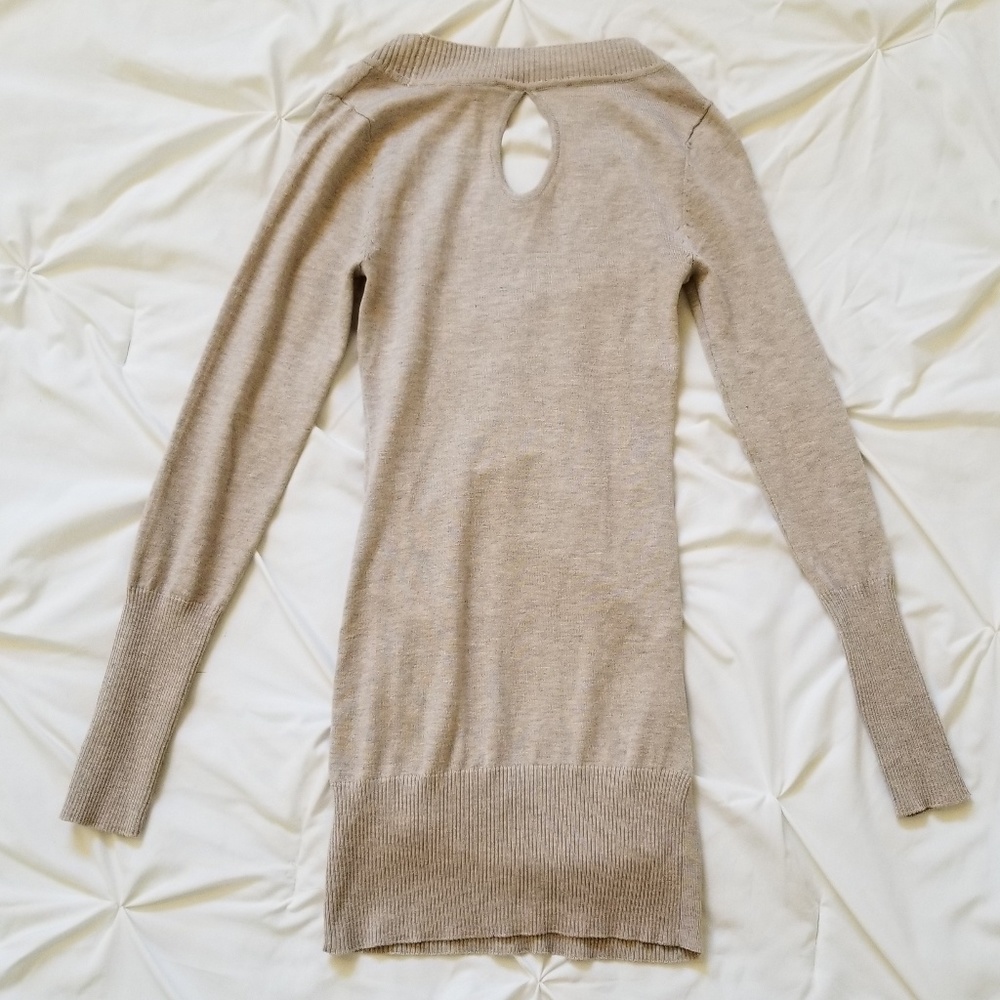 New Ruched Long Sleeve - Picture 2 of 3